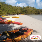 MADININA KAYAKS propose 1 journée de randonnée libre en Kayak à partager en famille ou entre amis pour découvrir ou redécouvrir